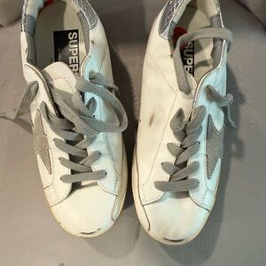 BRAND NEW NEVER WORN GOLDEN GOOSE SIZE 6 SNEAKERS